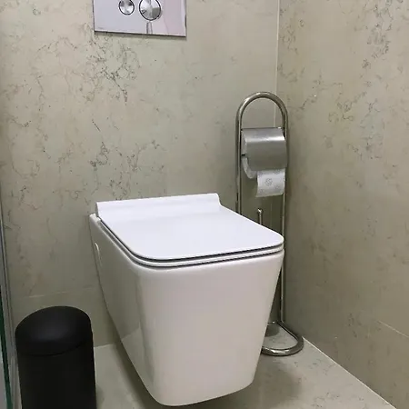 14 At Pazariiri 티라나