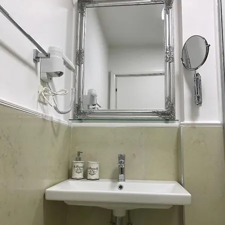 アパート 14 At Pazariiri ティラナ